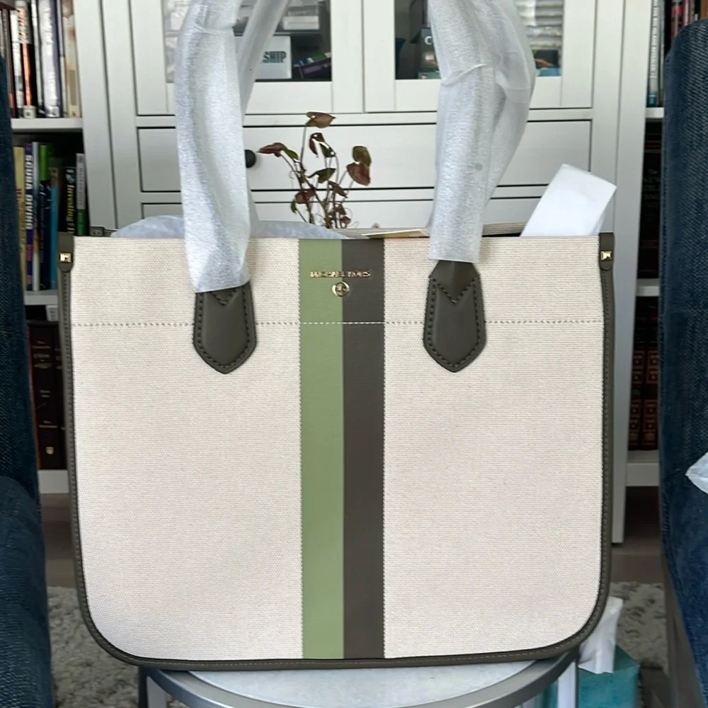 Michael Kors Heidi Extra Large Tote Olive Multi NWT